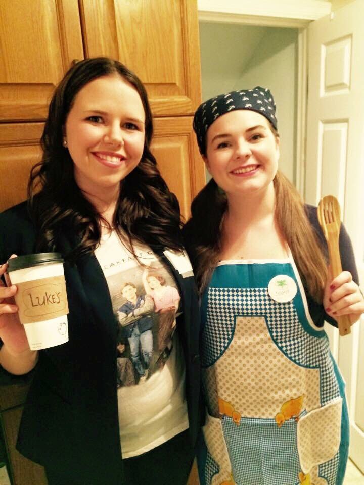 TaylorejCarroll's tweet photo. Oy with the poodles already! Sookie and Lorelai out for Halloween! @thelaurengraham @melissamccarthy https://t.co/JTcUgXQJGU