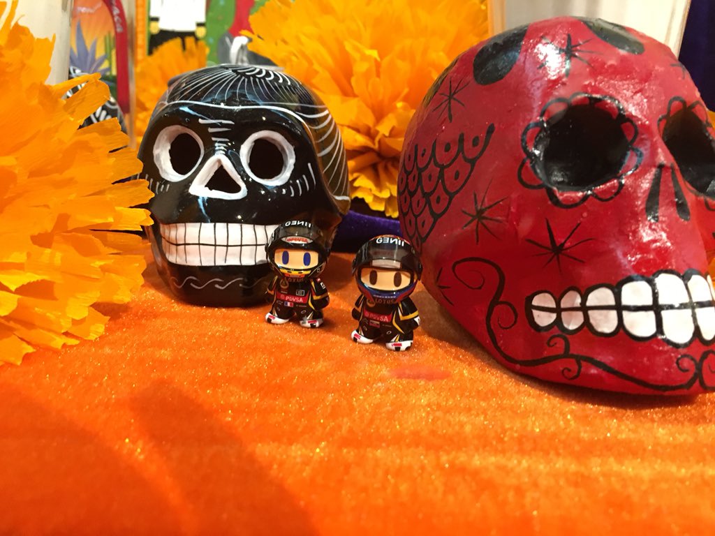 AlpineF1Team's tweet photo. With Día de Muertos on in #MexicoCity, #MiniRomain &amp; #MiniPastor have been making new friends. Not much chat though. https://t.co/xLwklkbgtq