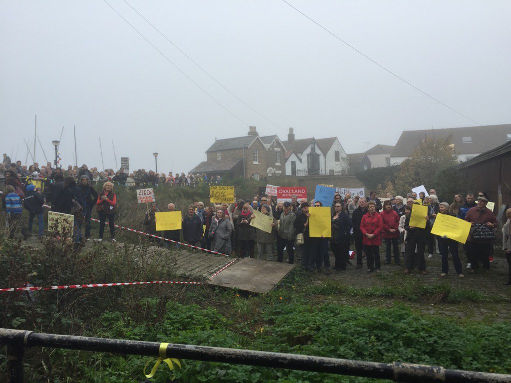 JamesCanterbury's tweet photo. Fantastic turnout at Oval Chalet today. Clear message that Whitstable wants this land kept as open space #ovalchalet https://t.co/gvoyJRH7YW