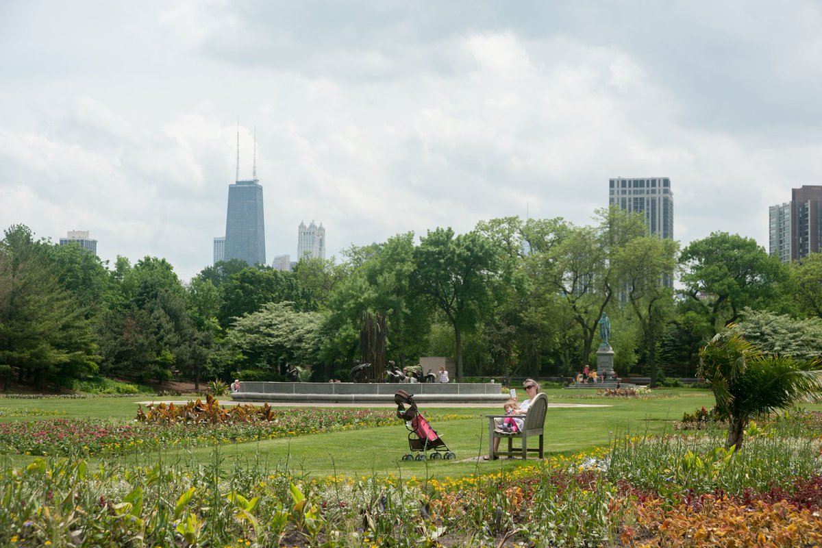 TimeOutChicago's tweet image. 11 best places to see fall foliage in Chicago. ow.ly/TRmjY