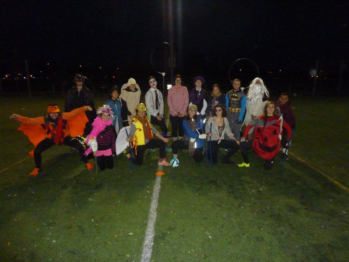 Jouer au quidditch le jour de l'#Halloween, c'est encore plus magique !