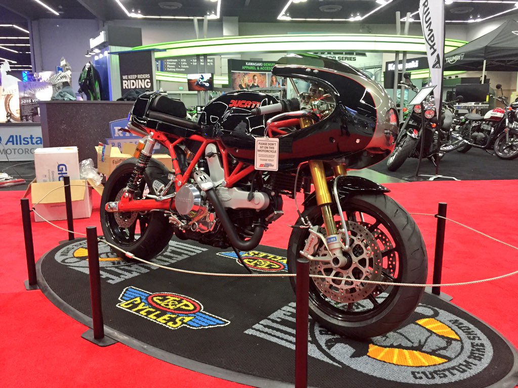 DigitalDirectiv's tweet photo. Bella looking sexy @MotorcycleShows Don't forget to vote for her. https://t.co/I3f910MnvH https://t.co/38fizP3mcs