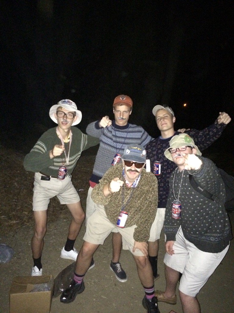 tylergiddens2's tweet photo. Happy Halloween #GILFGang #manpackage https://t.co/3o9fCe5pSn