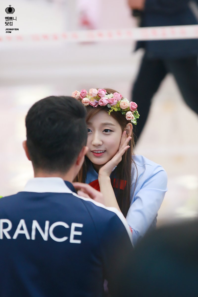 CSvj2ZCVAAAcYrS.jpg:orig