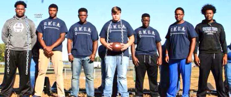 KurtTaylorRb2's tweet image. @CoachSkelton06 I want to give S/O to the best O/L in the Nation. Thx for helping me get over a 1000 Rushing yards.