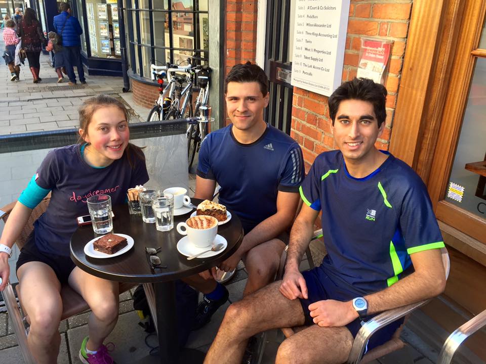 ImperialTriath's tweet photo. The TriIC cyclists who stayed on to go to Windsor after Chertsey yesterday! #cycling #WindsorCastle https://t.co/ALc0oYHWth