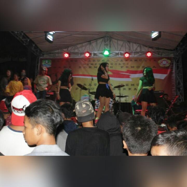 AngelWingsDancer tweet media