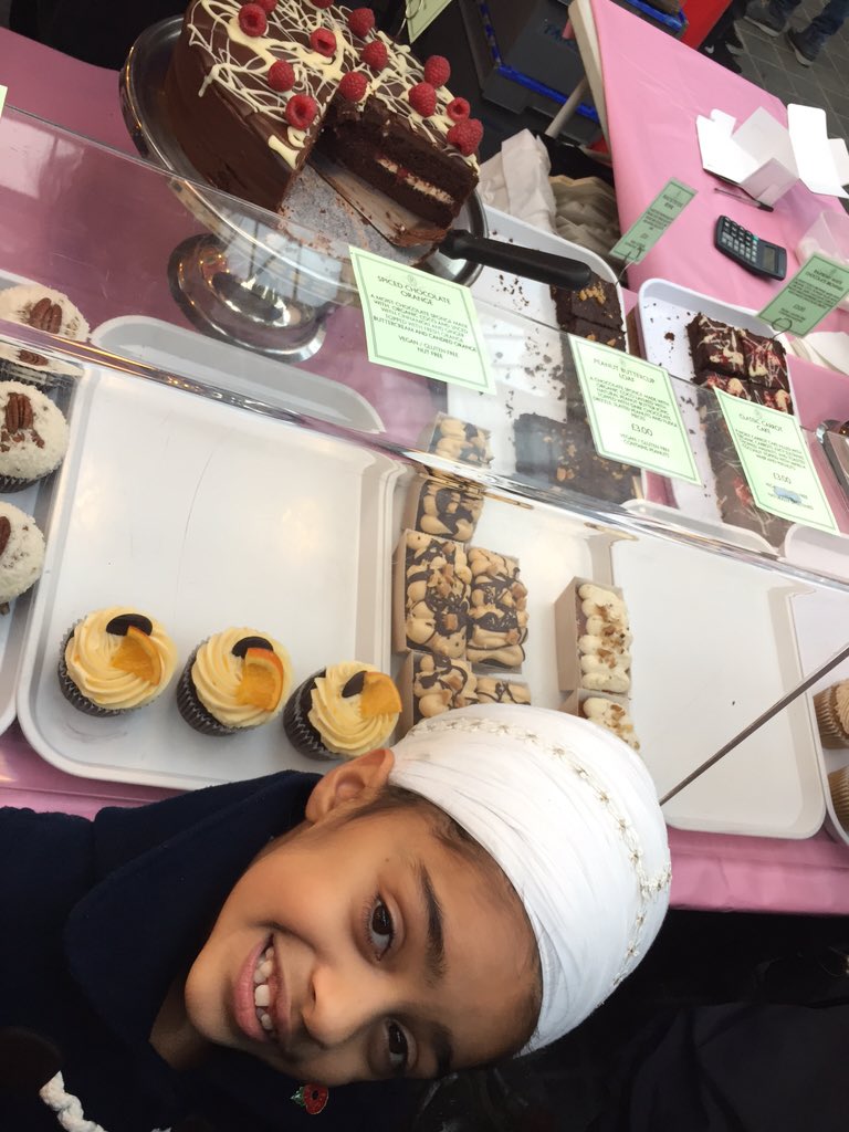 RoopiCakes's tweet photo. My little one ready to enjoy some @RubysofLondon at @shopgreenwich #vegan #greenwichmarket #vegancakes https://t.co/f3kE38AcXI
