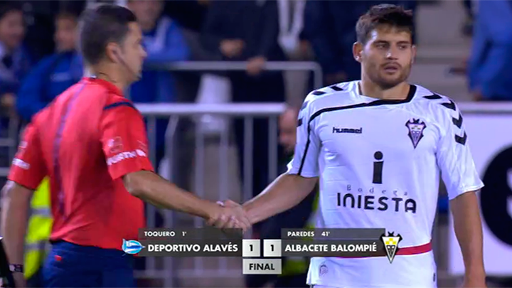 MPlusDeportes's tweet photo. Final en Mendizorroza.
Alavés y Albacete se reparten los puntos en un buen partido.
#ALVvABP https://t.co/wJORIGZW71