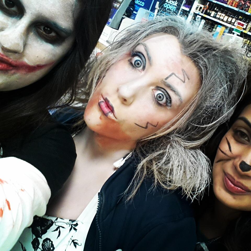 boltonexpress5's tweet photo. Halloween with the girls at work @BFDboltonRD @Tesco @BairstowGill #TheJoker #halloween2015 #scary #tesco #workfun https://t.co/3KWTiIhtlo