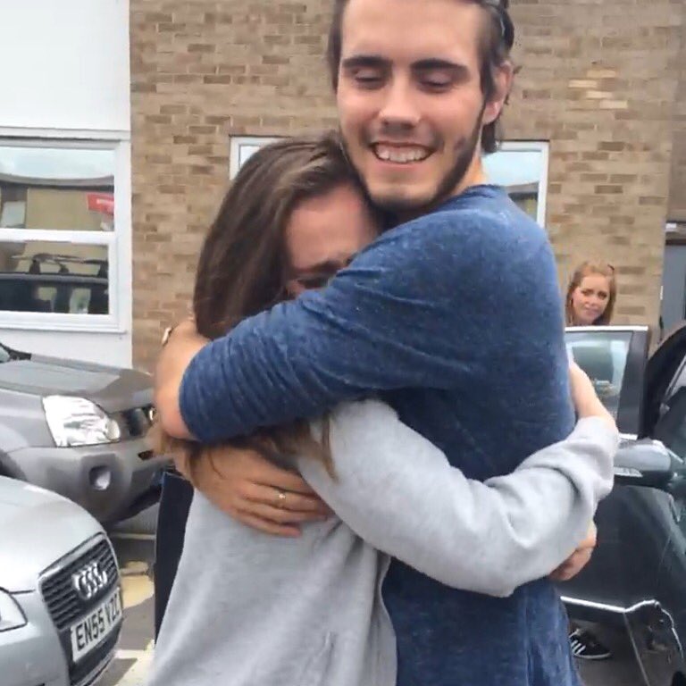 Katyw26's tweet image. Why do you smell so good?? #pointlessblog2016 @PointlessBlog