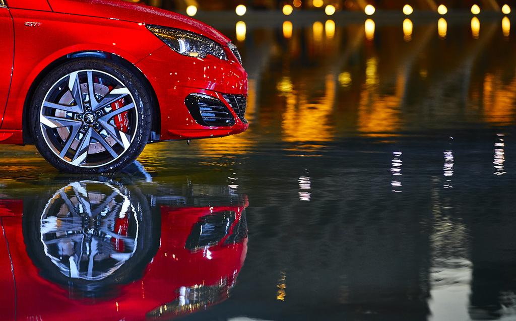 PeugeotES's tweet photo. Nos despedimos del #vopen2015. Una edición llena de emociones y deporte de primer nivel ¡Hasta pronto! #PeugeotTenis https://t.co/IgCvVmXUfG