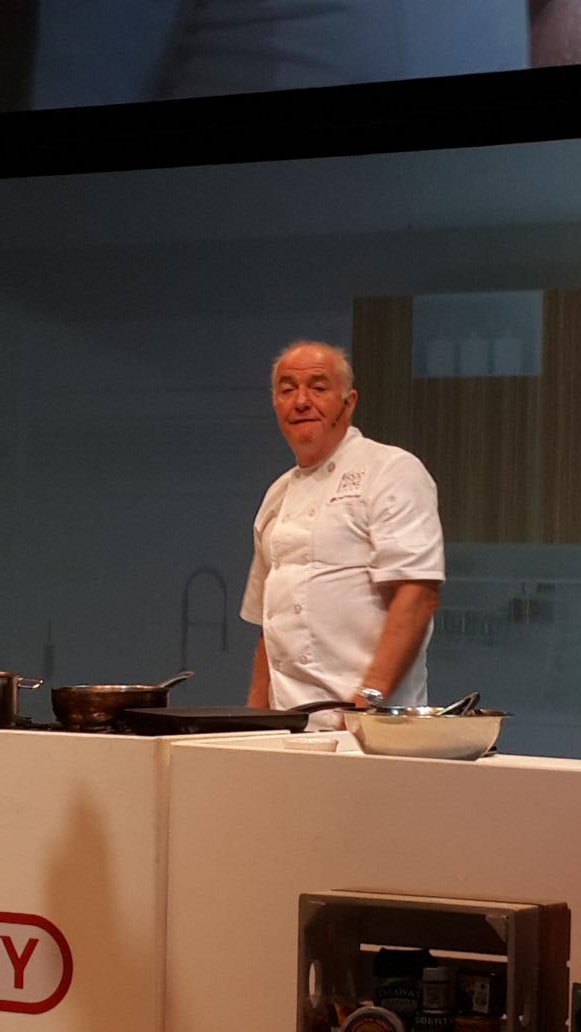 sanveer_mohan's tweet photo. Had the most tastiest treats ever at the @goodfoodSA @Rick_Stein #GFWS2015 @wickeddonuts 😍😍😍😆 https://t.co/lJs6DSs5mL