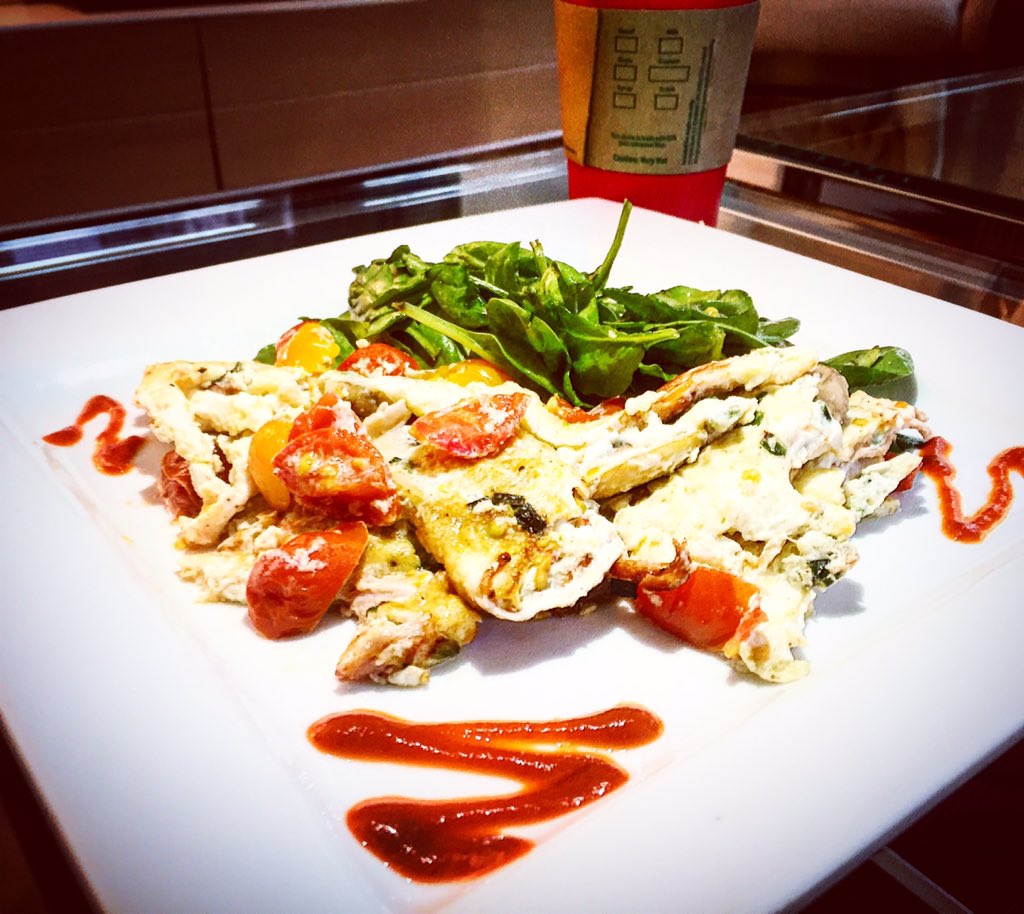 LaurenRodolitz's tweet image. This is what happens after I've slept 12 hours! #halloween #stayedin #LAkickedmyass #homesweethome #foodporn 🍽🍳