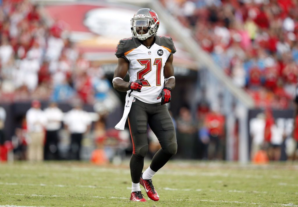 NFLBrackets_'s tweet image. RT: AQIB TALIB
FAV: ALTERRAUN VERNER