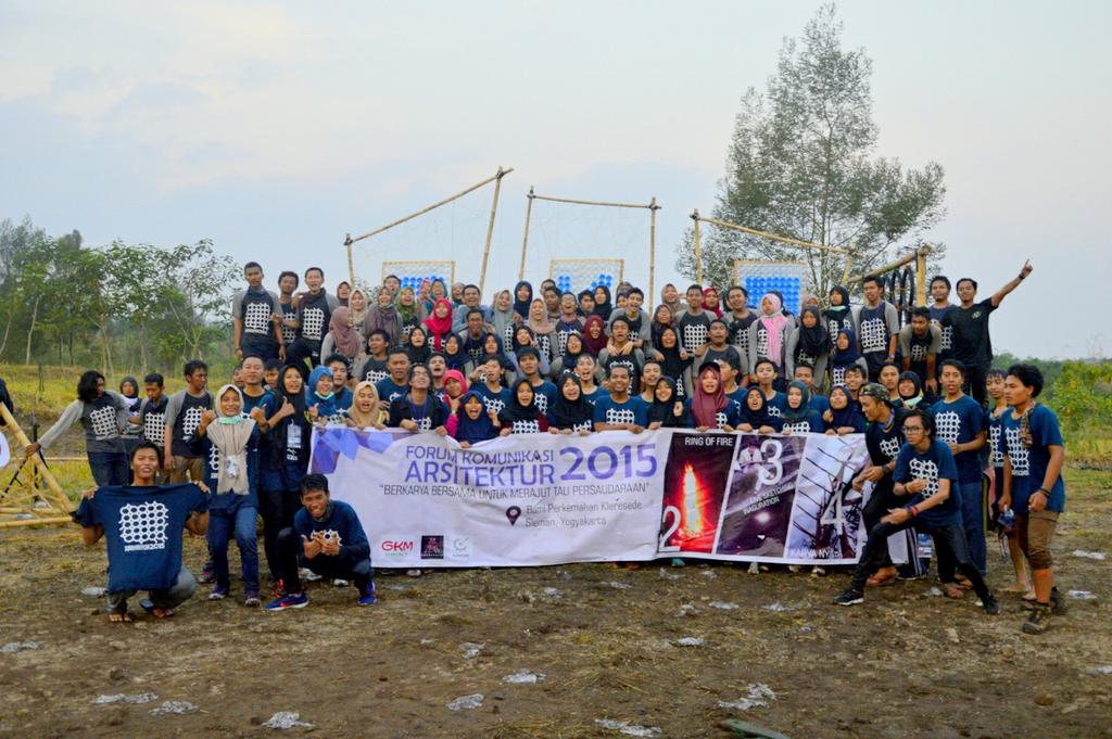 HMAUII's tweet photo. OCFKA &amp; PESERTA. Ga nyesel kan???? Sampai ketemu di FKA selanjutnya^^ @ArchiUII2015 @ArsitekUII2014 @FKA_UII015 https://t.co/Bg4VxyK5vI