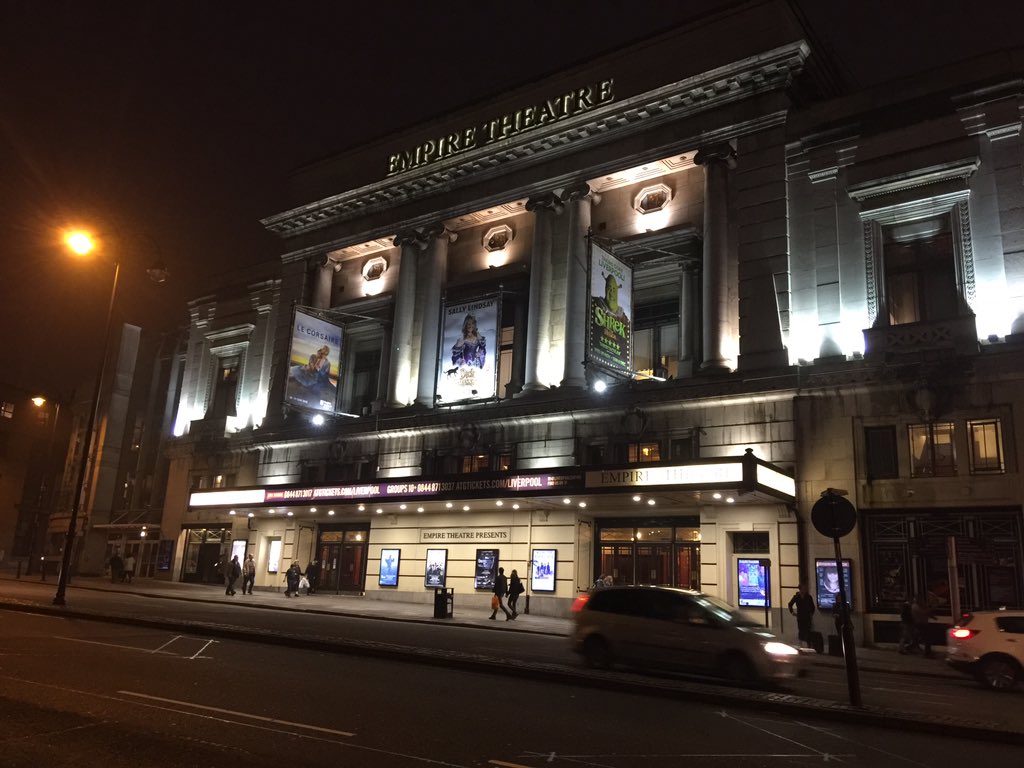 Sound checking with @_JamesMoran <a href="/MatthewHolcroft/">Matthew Holcroft</a> waiting for the big dog <a href="/flintoff11/">Andrew Flintoff</a> #liverpoolempire
