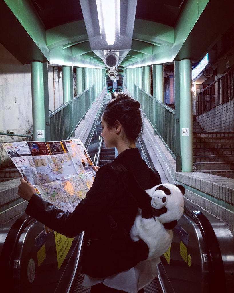 lapetitefrench_'s tweet photo. Exploring Hong Kong with my new friend #pandafriend #3weeksinChina https://t.co/znfScOY2l1