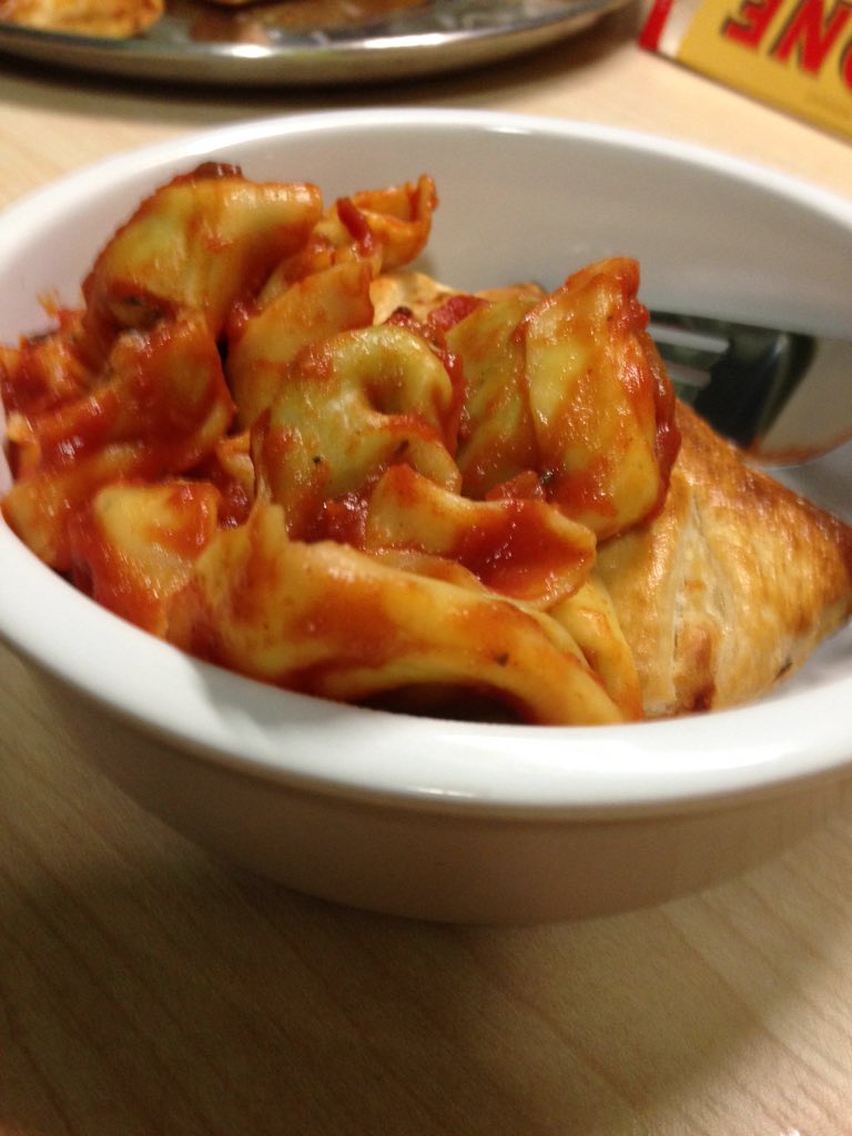 UsmanUP's tweet image. Pasty. Pasta. Dog bowl. #StudentLyfe
