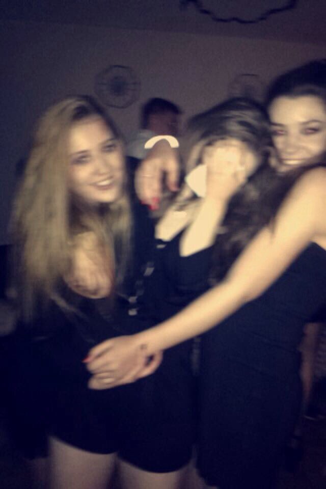 alisharooza's tweet photo. @emmajxnes @miaaedwardss #fancyyy🎃🎃🎃🎃 https://t.co/1qDQyvosQD