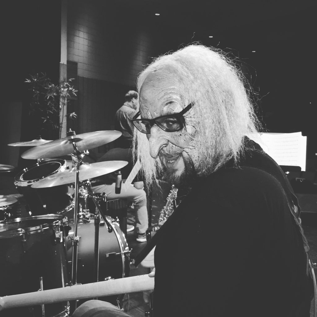 Gigs this early make me feel old!  /w <a href="/oliver_miguel/">Oliver Miguel</a> <a href="/luiselpanatovar/">Luis Elpana Tovar</a> #teambrendan