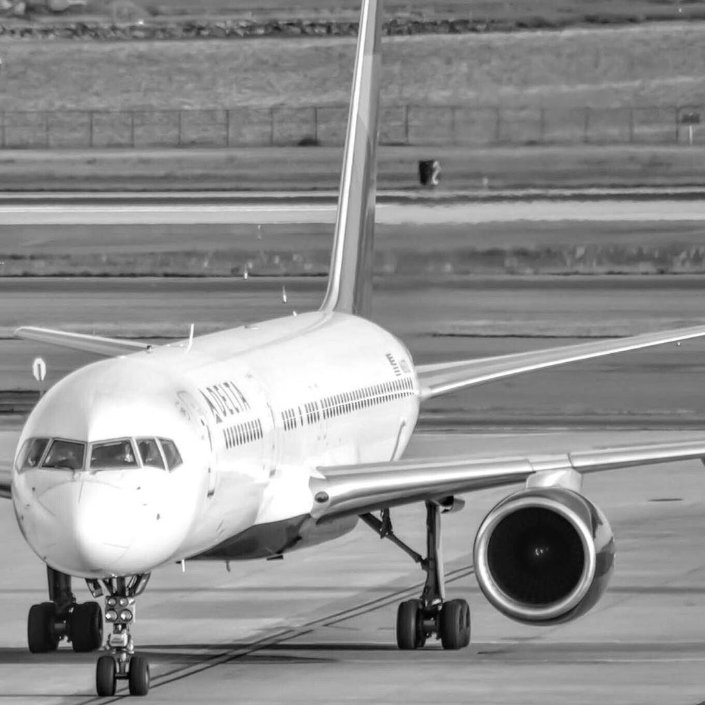MEGAPLANE's tweet photo. #MEGASHOT by approachingminimums Keep climbing 
#avgeek #avporn #aviation #aviationlovers #instaviation #bertazerty… https://t.co/zFl9wnlwSM