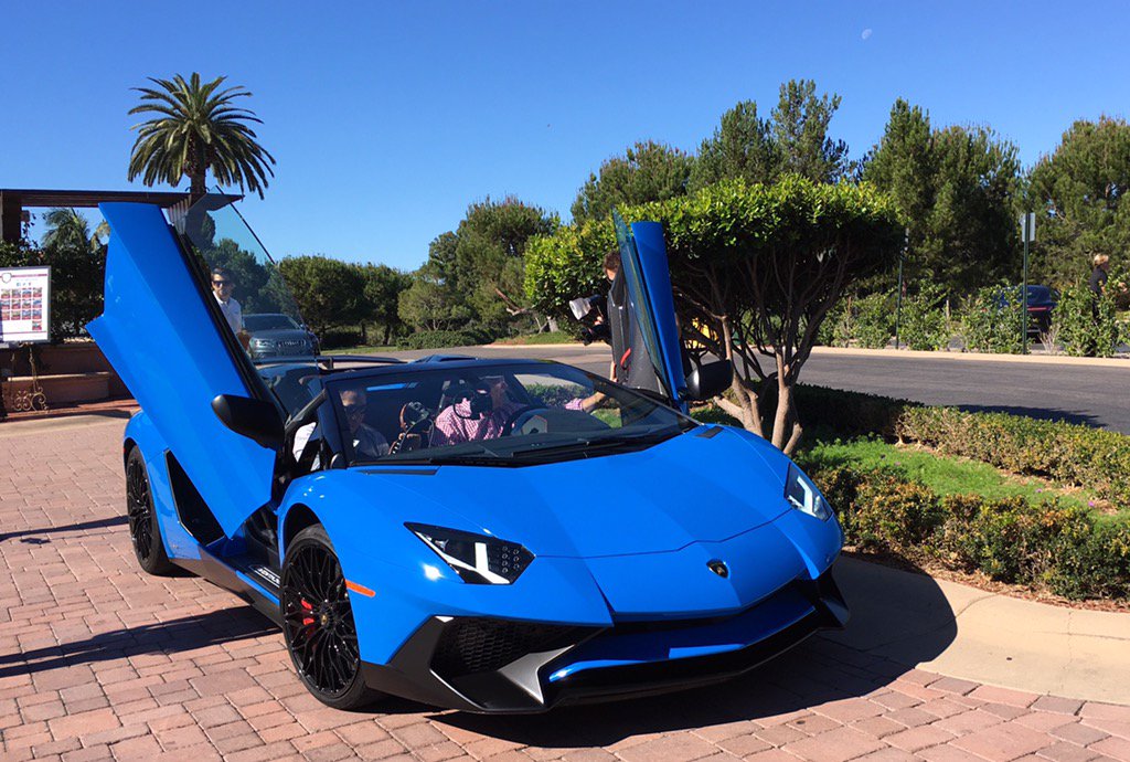 RobbReport's tweet photo. The #Lamborghini #Aventador LP 750-4 Superveloce Roadster is "pure bliss," says one of today's judges.  #RRCOTY https://t.co/RZvZmx5dXt