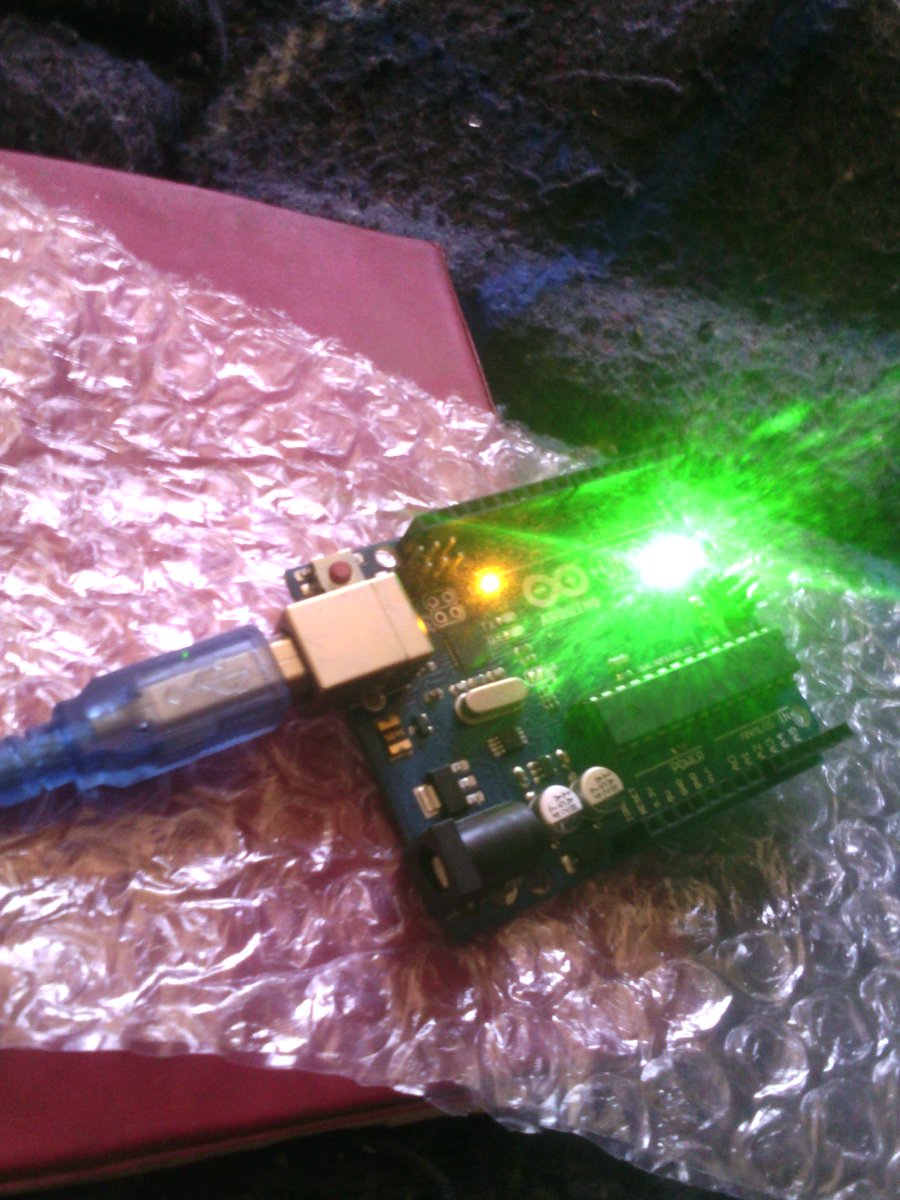 StoomCode's tweet photo. Arduinendo #Arduino #ArduinoUno #PrimeraPractica #Aprendiendo https://t.co/Uqfjq2I2VP