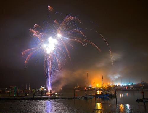 juephoto's tweet photo. It was the perfect night for #fireworks @WarsashSC last night. #halloween2015 https://t.co/Ypbnovm6CG