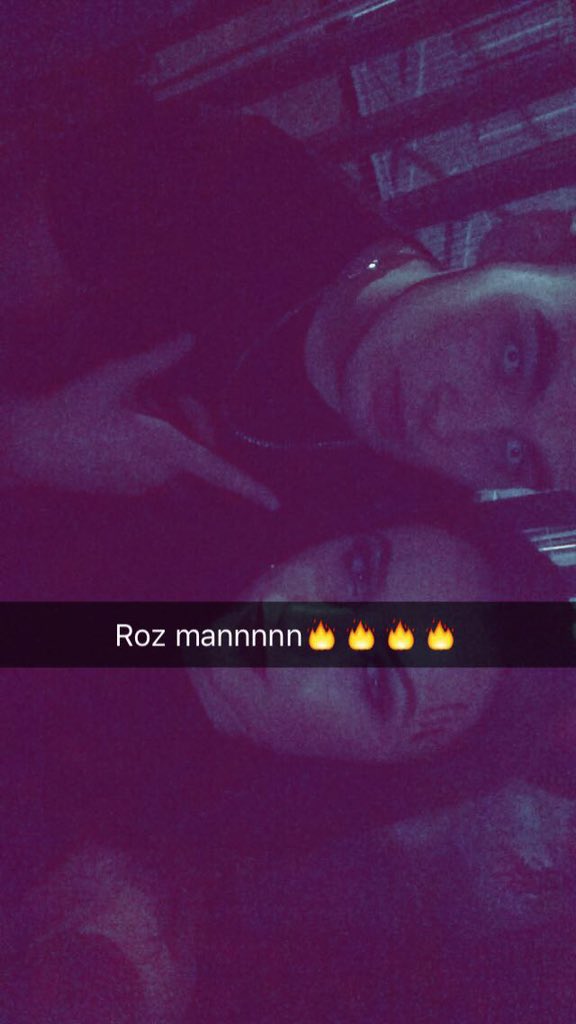 Tegan Sillett on Twitter "Using the snapchat bar to hide all ugliness