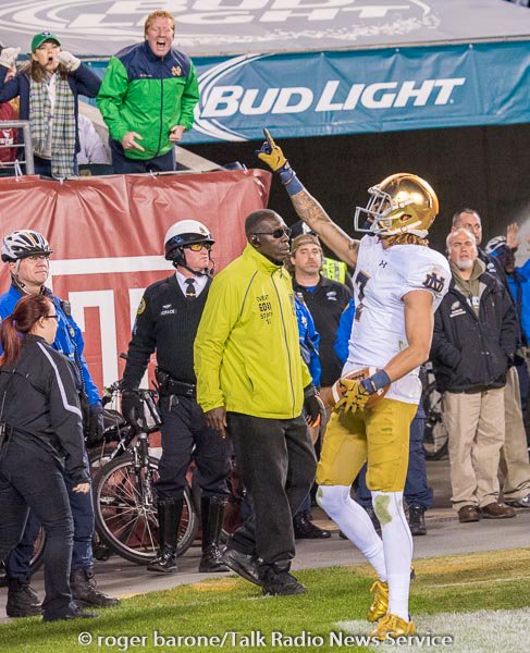 TalkRadioNews's tweet photo. #TempleVsND @NDFootball  @Temple_FB @Go_Temple_U @American_FB @ESPNCFB More Photos--> https://t.co/HIMa5fkkKt https://t.co/CCZcuVjoZx