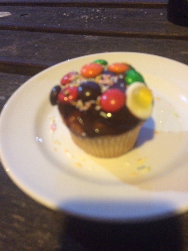 Cake decorating. Yuuuuum 🍰 #ncw2015 <a href="/WeAreSUGM/">WeAreSUGM</a>