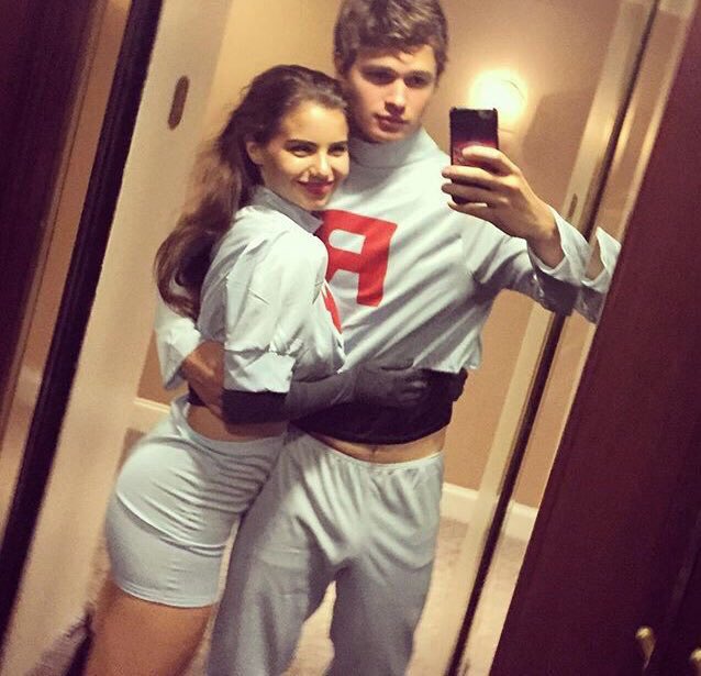 AnselElgortFR's tweet photo. Ansel et Violetta se sont déguisés en Jesse et James de la Team Rocket https://t.co/ZjiBiDAPNK