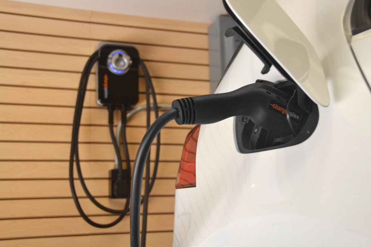 ChargePointnet's tweet photo. Set reminders with #ChargePointHome so you never forget to plug in your #EV https://t.co/MjGV6gEsY0 https://t.co/h7D0RM2vLU
