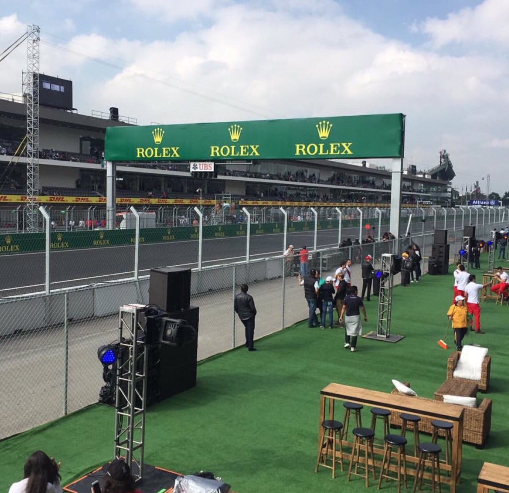 Tonninho_'s tweet photo. Ya va a comenzar la #F1FanZoneCDMX #F1CDMX #Formula1Mexico... #QueNervios !! @formulacdmx 😱 https://t.co/hgs1UxoP4n
