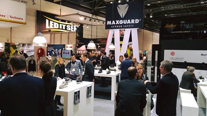MAXGUARDNL's tweet photo. Al de #Maxguard dealers en bezoekers bedankt voor het bezoeken en de positieve reviews op de #A+A 2015. https://t.co/e8UDZ2Xpay