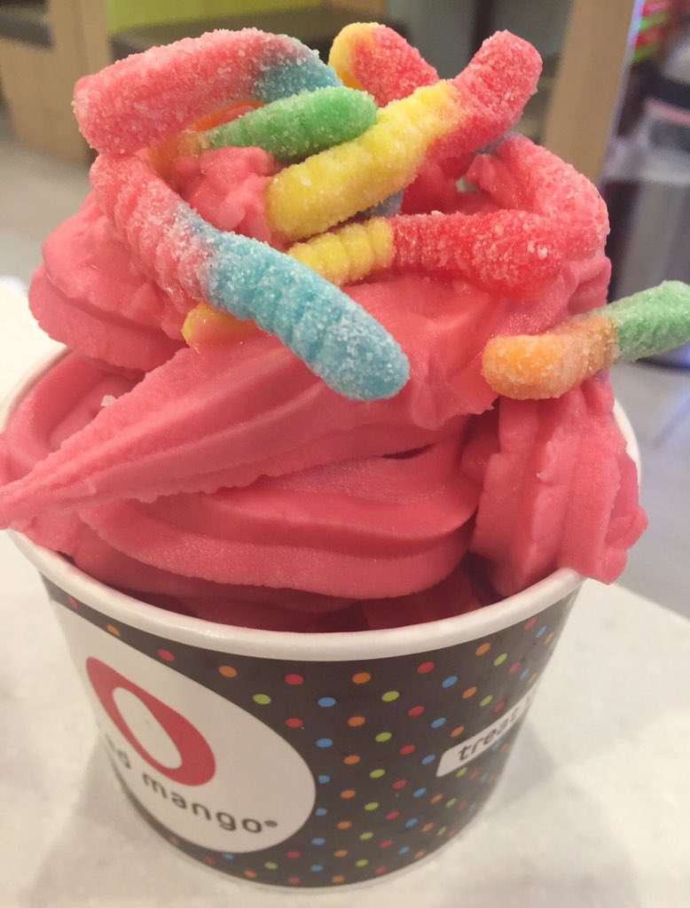CaterFreshRose's tweet photo. #dairyfree #watermelon #froyo #justcantgetenough #delicious @redmangofairfield #bestfrozenyogurt #besttoppings https://t.co/TP9MaT28Dm