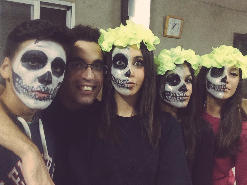 Sandrasanchezf3's tweet photo. Menudo halloween 🎃👻 https://t.co/m5pvab3G4c