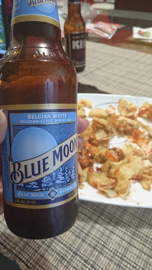 ssaavedra8's tweet photo. @frankymostro hechamondome una blue moon a tu favor desde Mty... Salucita!!!! https://t.co/SUpPEFIY2W