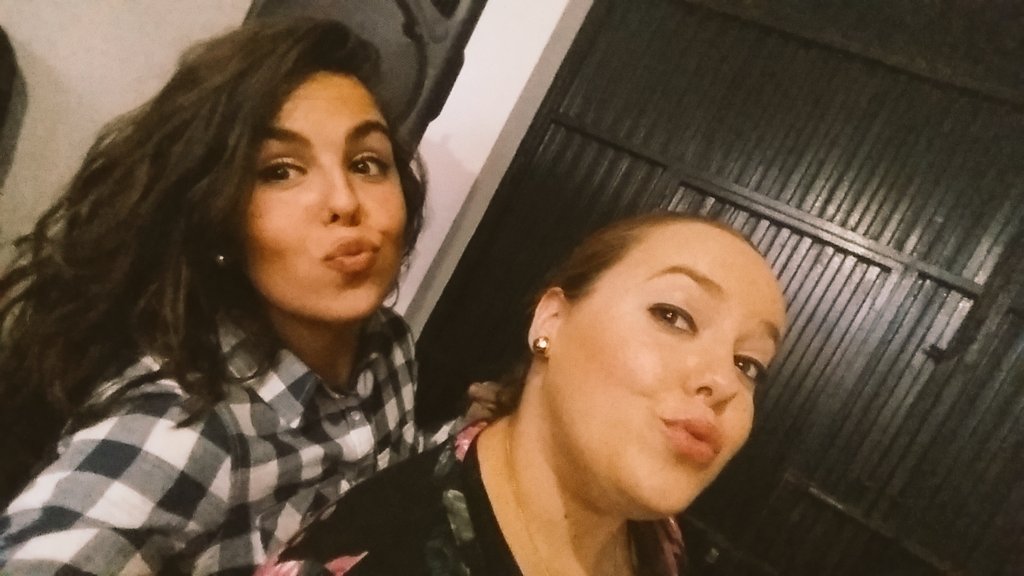 maribermu95's tweet photo. Cumpleaños Mpaz y Luci... Puntuación: 10 o más!! 👌👌😙😙  Magnifico día! https://t.co/dcytC3LMmY