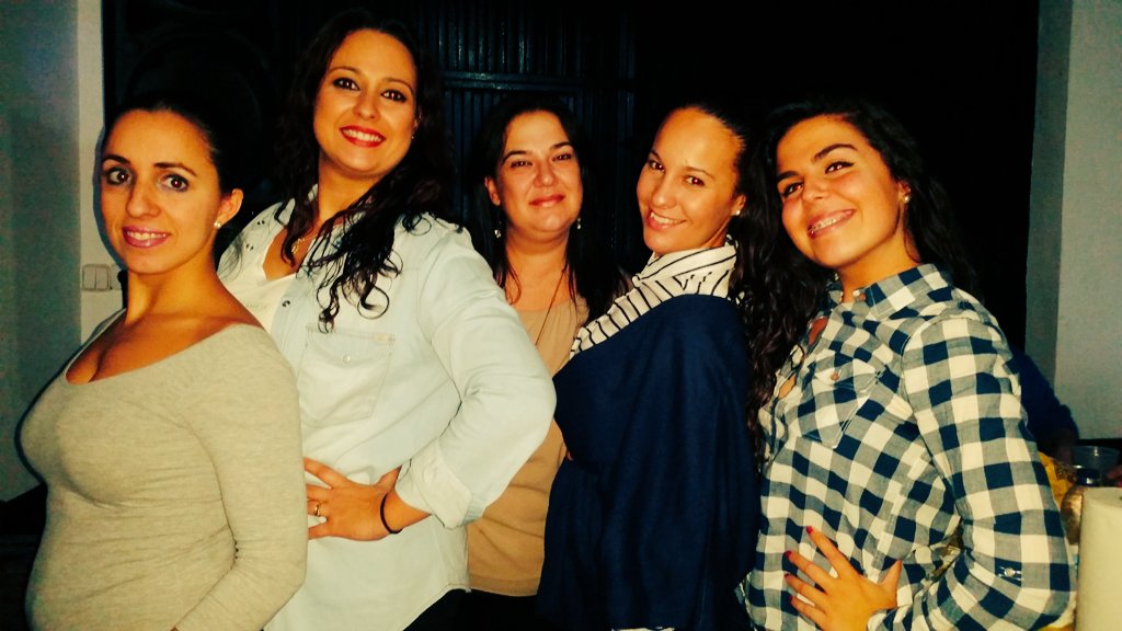 maribermu95's tweet photo. Cumpleaños Mpaz y Luci... Puntuación: 10 o más!! 👌👌😙😙  Magnifico día! https://t.co/dcytC3LMmY