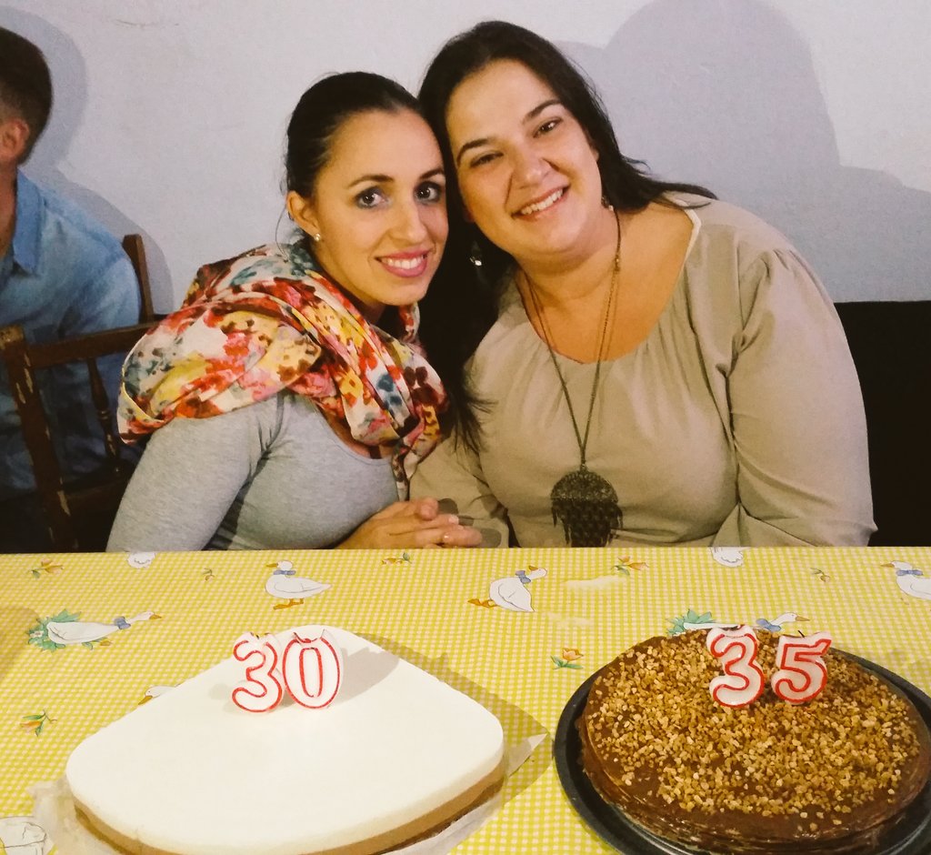 maribermu95's tweet photo. Cumpleaños Mpaz y Luci... Puntuación: 10 o más!! 👌👌😙😙  Magnifico día! https://t.co/dcytC3LMmY