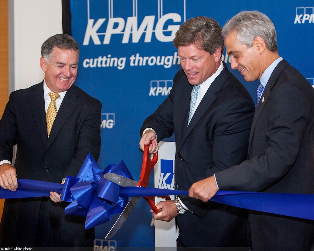 mikewhite's tweet photo. Mayor Rahm Emanuel cutting the ribbon at KPMG. Photo: Mike White #corporatephotography #mikewhite #rahmemanuel https://t.co/BHjF56INCw