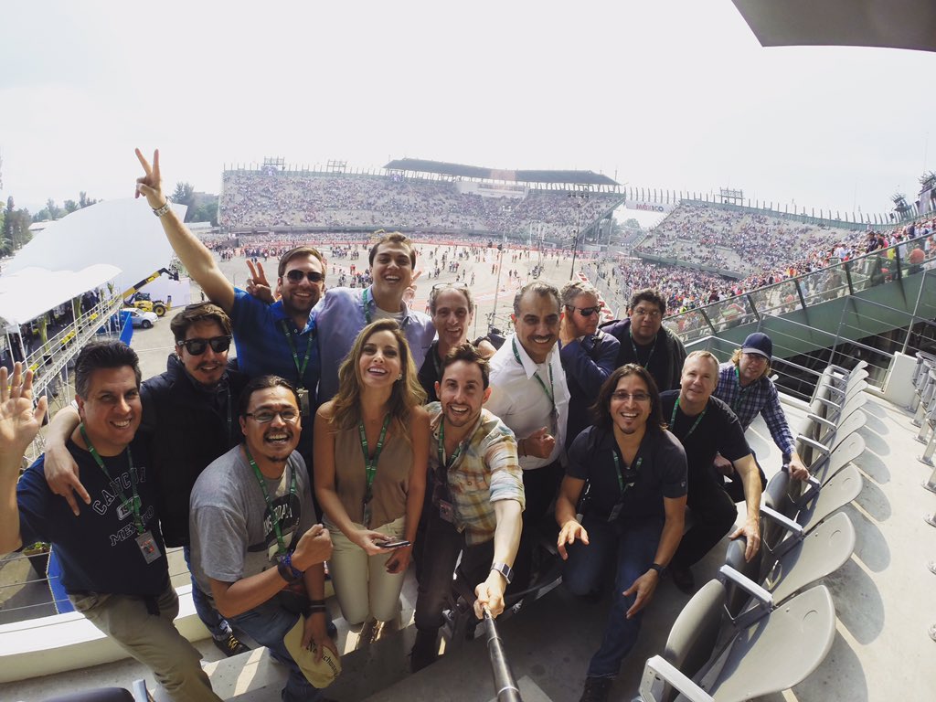 Diana_vucetich's tweet image. La última del team! We did it!! #f1 #GPMexico #Formula1