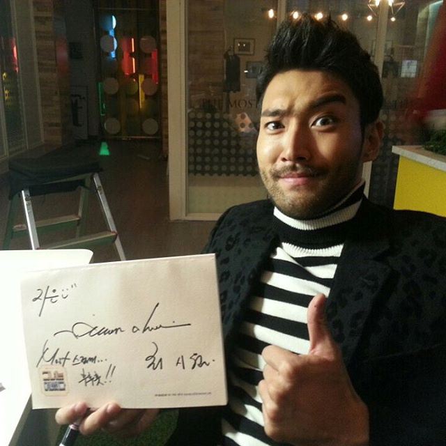 worldwideelfs's tweet photo. qt_jieun IG with siwon~ https://t.co/p9bNBmyNXn
