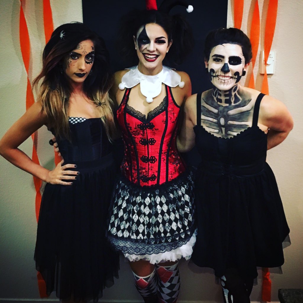 avkassman's tweet photo. Sugar skull, Harley Quinn, and a skeleton! #HappyHalloween #Halloween2015 #PhantomPDX #DCComics #scary @DCComics https://t.co/9bi2D0eTrt