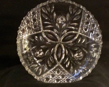 DigginThruTheAt's tweet photo. https://t.co/pql8bSPuDn Pressed Glass Footed Tray  #vintageonly #pressedglass #footedTray #1960s #rosebutton https://t.co/1PnZFmNjp5