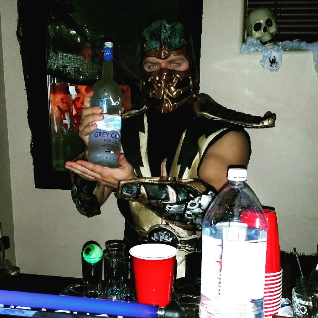 MenaceD_717's tweet photo. Halloween was dope haha https://t.co/jlNbGq2oOC