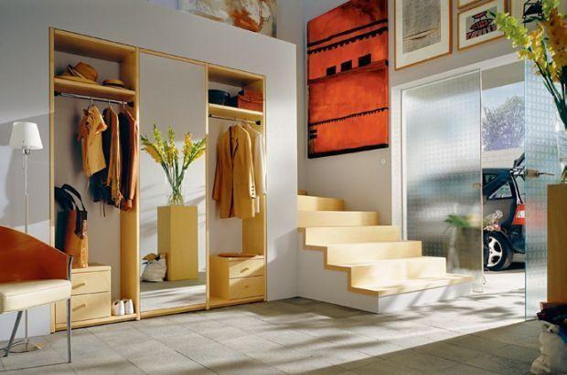 RONAincFR's tweet photo. Un vestibule aux lignes droites et épurées, résolument moderne. 
Ça passe ou ça casse? 

via https://t.co/NnmHwNrIIC https://t.co/ED4l9pn5Fl