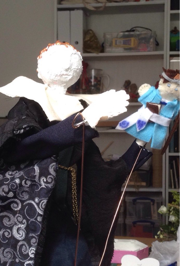 RosiesRibbons's tweet photo. One of my more custom makes: a puppet of @thisisathingido as Evander Slak #crafthour #EmpireLRP #profounddecisions https://t.co/gjp3rtpzfI